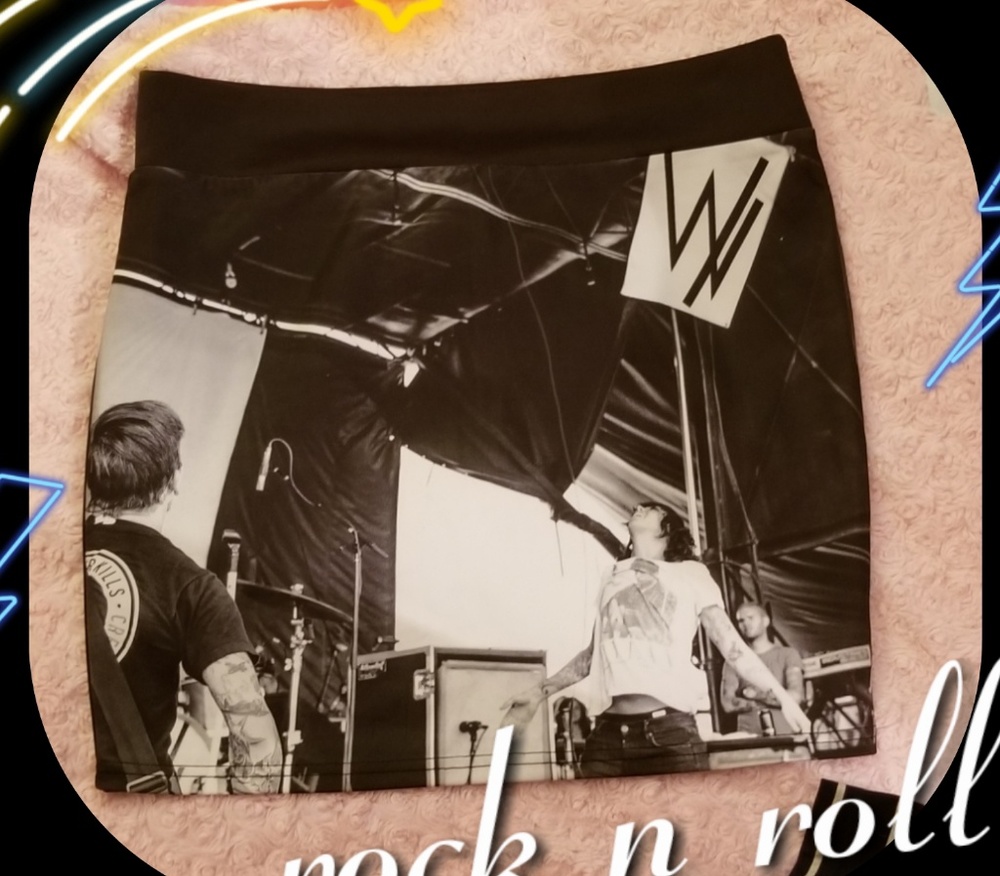 Hot topic skirt size L